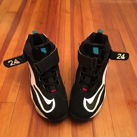 pearl outlet mall nike